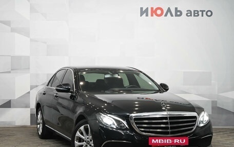 Mercedes-Benz E-Класс, 2019 год, 3 950 000 рублей, 3 фотография