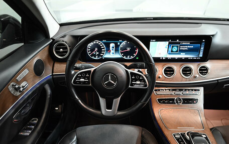 Mercedes-Benz E-Класс, 2019 год, 3 950 000 рублей, 13 фотография