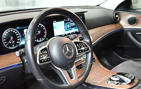 Mercedes-Benz E-Класс, 2019 год, 3 950 000 рублей, 18 фотография