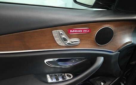 Mercedes-Benz E-Класс, 2019 год, 3 950 000 рублей, 14 фотография