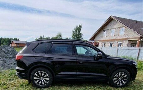 Volkswagen Touareg III, 2019 год, 4 550 000 рублей, 3 фотография