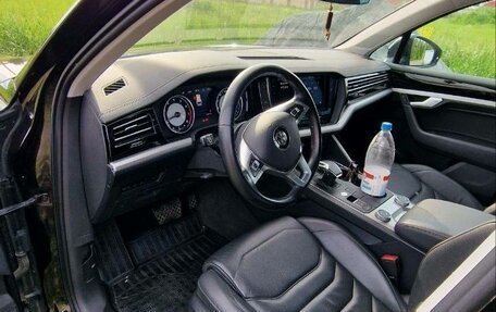 Volkswagen Touareg III, 2019 год, 4 550 000 рублей, 6 фотография