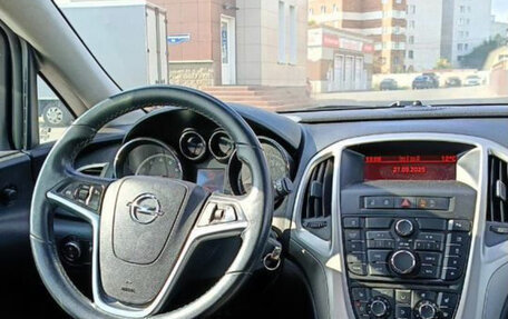 Opel Astra J, 2011 год, 650 000 рублей, 2 фотография