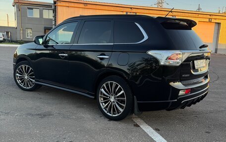 Mitsubishi Outlander III рестайлинг 3, 2013 год, 1 730 000 рублей, 5 фотография