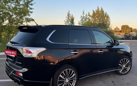 Mitsubishi Outlander III рестайлинг 3, 2013 год, 1 730 000 рублей, 2 фотография