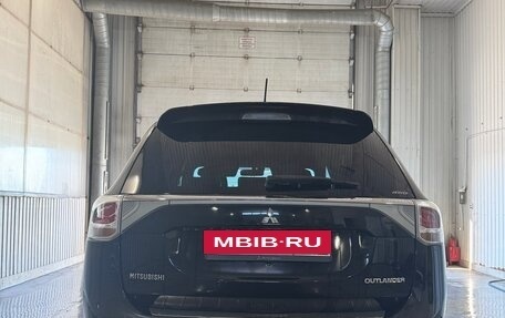 Mitsubishi Outlander III рестайлинг 3, 2013 год, 1 730 000 рублей, 11 фотография