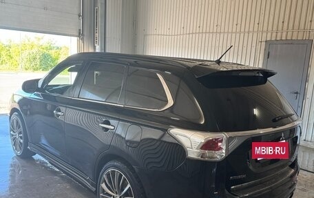 Mitsubishi Outlander III рестайлинг 3, 2013 год, 1 730 000 рублей, 12 фотография