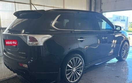 Mitsubishi Outlander III рестайлинг 3, 2013 год, 1 730 000 рублей, 13 фотография
