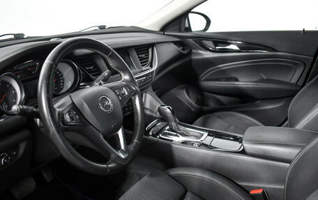 Opel Insignia II рестайлинг, 2018 год, 1 690 000 рублей, 10 фотография