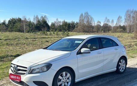 Mercedes-Benz A-Класс, 2014 год, 760 000 рублей, 2 фотография