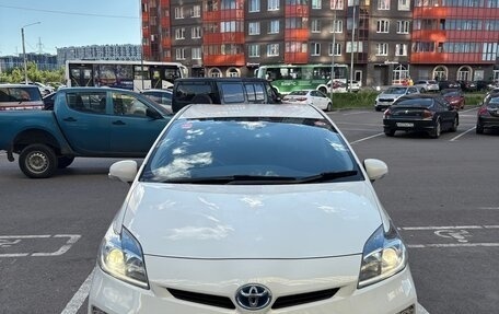Toyota Prius, 2014 год, 1 150 000 рублей, 2 фотография