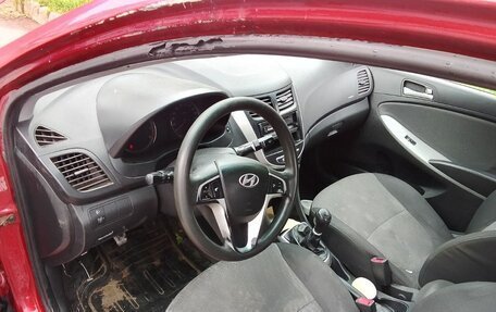 Hyundai Solaris II рестайлинг, 2011 год, 265 000 рублей, 7 фотография