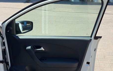 Volkswagen Polo VI (EU Market), 2015 год, 600 000 рублей, 18 фотография