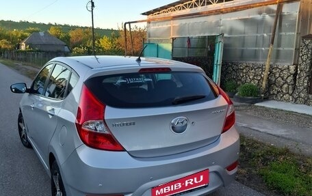 Hyundai Solaris II рестайлинг, 2012 год, 840 000 рублей, 5 фотография