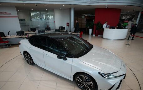 Toyota Camry, 2025 год, 5 290 000 рублей, 4 фотография