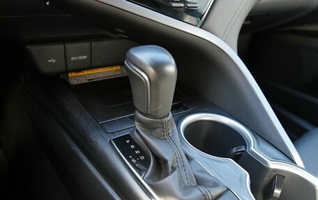 Toyota Camry, 2021 год, 3 190 000 рублей, 13 фотография
