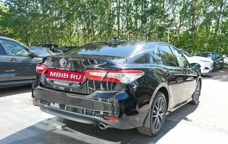 Toyota Camry, 2021 год, 3 190 000 рублей, 5 фотография