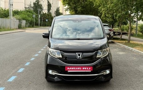 Honda Stepwgn IV, 2015 год, 2 200 000 рублей, 2 фотография