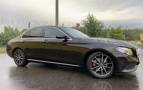 Mercedes-Benz E-Класс, 2017 год, 2 700 000 рублей, 3 фотография