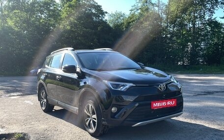 Toyota RAV4, 2017 год, 2 350 000 рублей, 2 фотография
