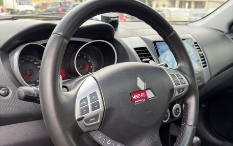 Mitsubishi Outlander III рестайлинг 3, 2008 год, 945 000 рублей, 38 фотография