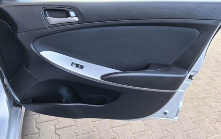 Hyundai Solaris II рестайлинг, 2015 год, 999 000 рублей, 12 фотография