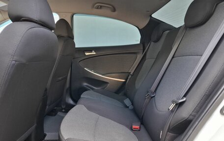Hyundai Solaris II рестайлинг, 2013 год, 860 000 рублей, 11 фотография