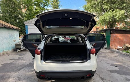 Infiniti QX70, 2013 год, 2 300 000 рублей, 5 фотография