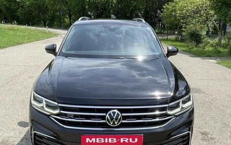 Volkswagen Tiguan II, 2020 год, 3 750 000 рублей, 2 фотография