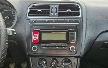 Volkswagen Polo VI (EU Market), 2011 год, 700 000 рублей, 20 фотография