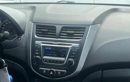 Hyundai Solaris II рестайлинг, 2016 год, 1 000 000 рублей, 14 фотография