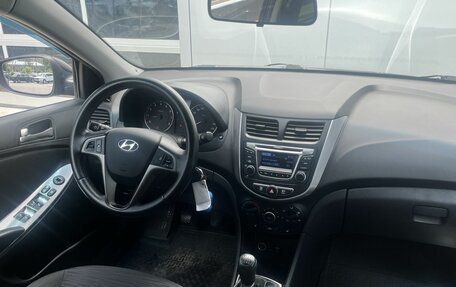 Hyundai Solaris II рестайлинг, 2016 год, 1 000 000 рублей, 12 фотография