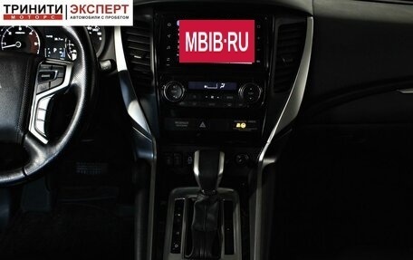 Mitsubishi Pajero Sport III рестайлинг, 2021 год, 2 997 000 рублей, 11 фотография