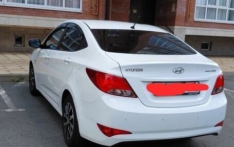Hyundai Solaris II рестайлинг, 2015 год, 1 150 000 рублей, 1 фотография