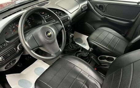 Chevrolet Niva I рестайлинг, 2017 год, 680 000 рублей, 8 фотография