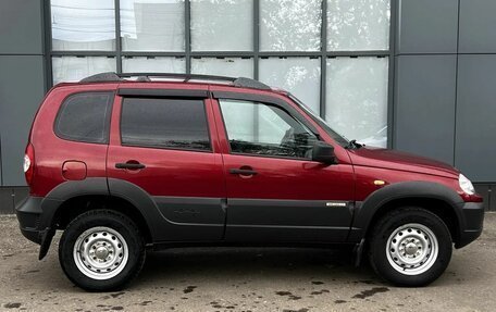 Chevrolet Niva I рестайлинг, 2017 год, 680 000 рублей, 4 фотография