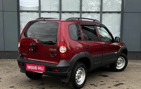 Chevrolet Niva I рестайлинг, 2017 год, 680 000 рублей, 6 фотография