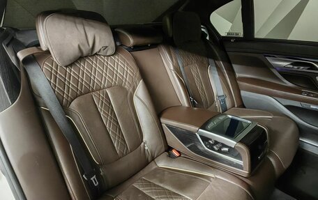 BMW 7 серия, 2015 год, 3 870 000 рублей, 15 фотография