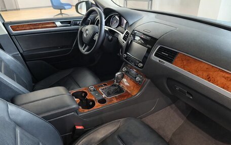 Volkswagen Touareg III, 2012 год, 1 670 000 рублей, 8 фотография