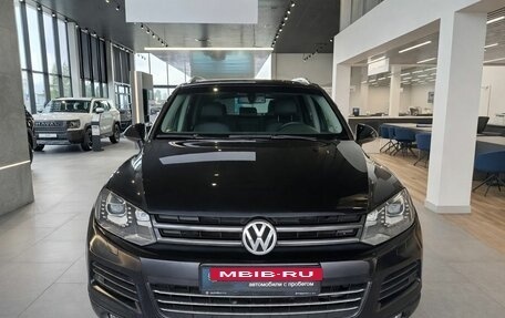Volkswagen Touareg III, 2012 год, 1 670 000 рублей, 2 фотография