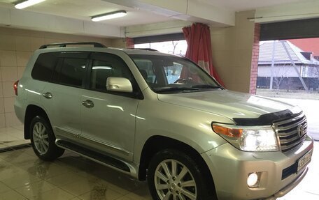 Toyota Land Cruiser 200, 2012 год, 2 750 000 рублей, 2 фотография