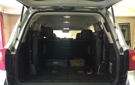 Toyota Land Cruiser 200, 2012 год, 2 750 000 рублей, 10 фотография