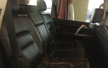 Toyota Land Cruiser 200, 2012 год, 2 750 000 рублей, 9 фотография
