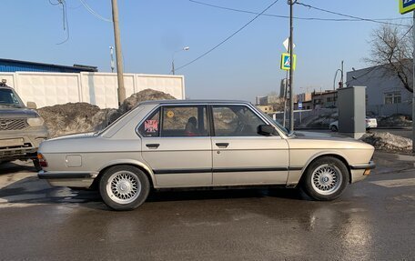 BMW 5 серия, 1986 год, 350 000 рублей, 8 фотография