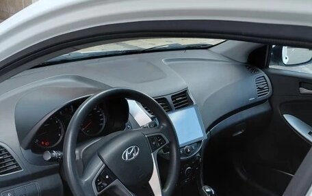 Hyundai Solaris II рестайлинг, 2015 год, 1 150 000 рублей, 7 фотография