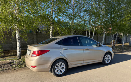 Hyundai Solaris II рестайлинг, 2011 год, 500 000 рублей, 3 фотография
