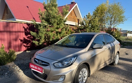 Hyundai Solaris II рестайлинг, 2011 год, 500 000 рублей, 5 фотография