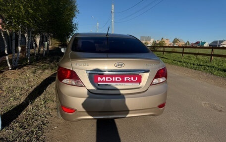 Hyundai Solaris II рестайлинг, 2011 год, 500 000 рублей, 4 фотография