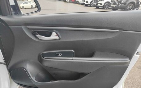 KIA Rio IV, 2017 год, 815 000 рублей, 12 фотография