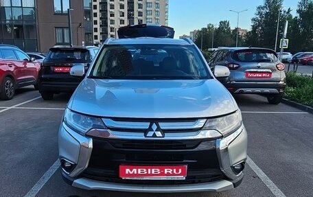 Mitsubishi Outlander III рестайлинг 3, 2015 год, 1 700 000 рублей, 1 фотография